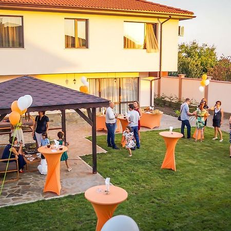 Guest House Meridi Priseltsi Luaran gambar