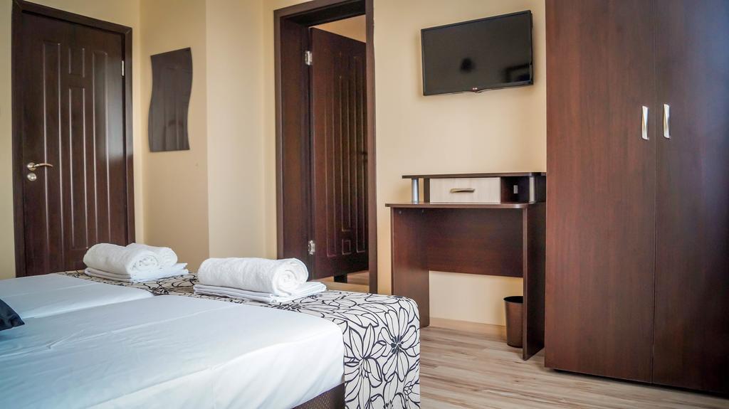 Guest House Meridi Priseltsi Luaran gambar